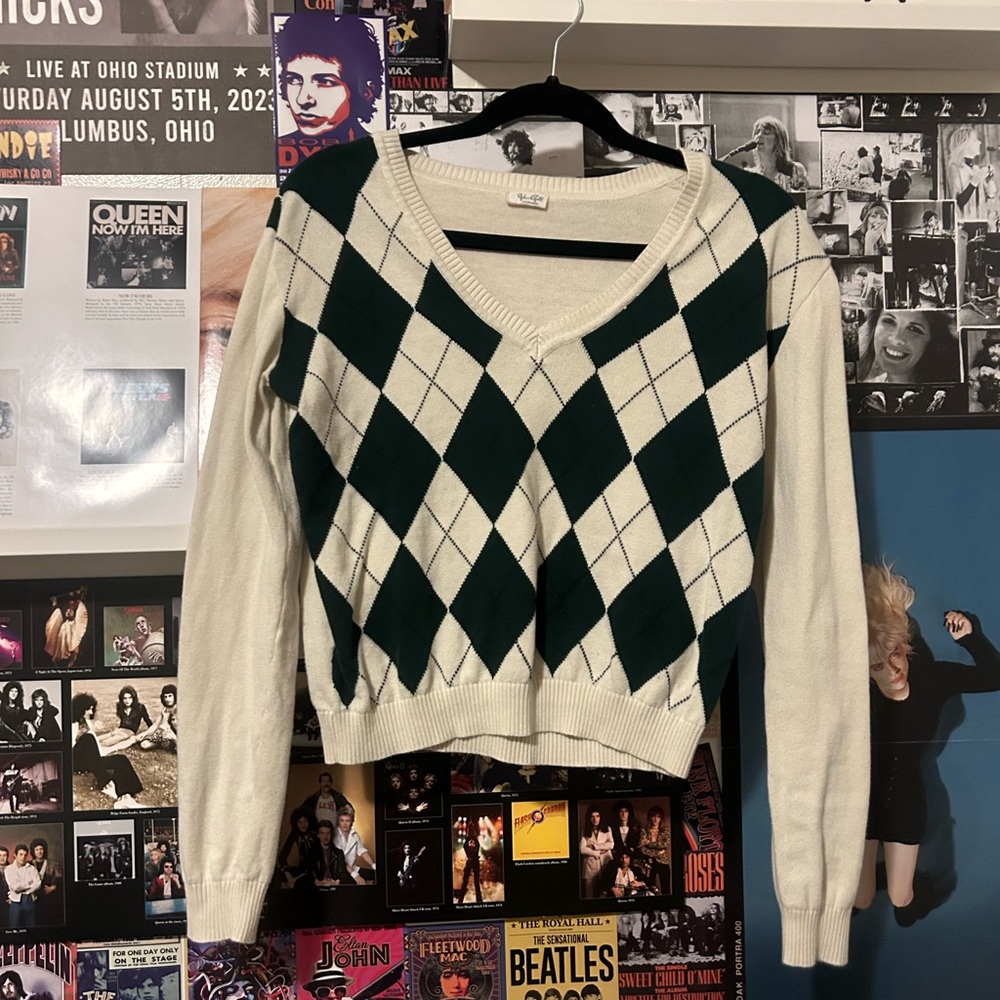 cute, light weight sweater